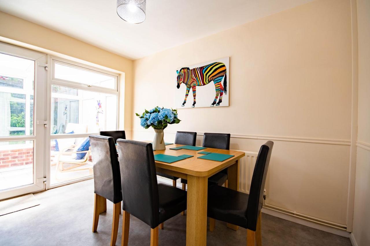 3-Bedroom House With Garden, Conservatory, In Centre Of Worcester Exteriör bild