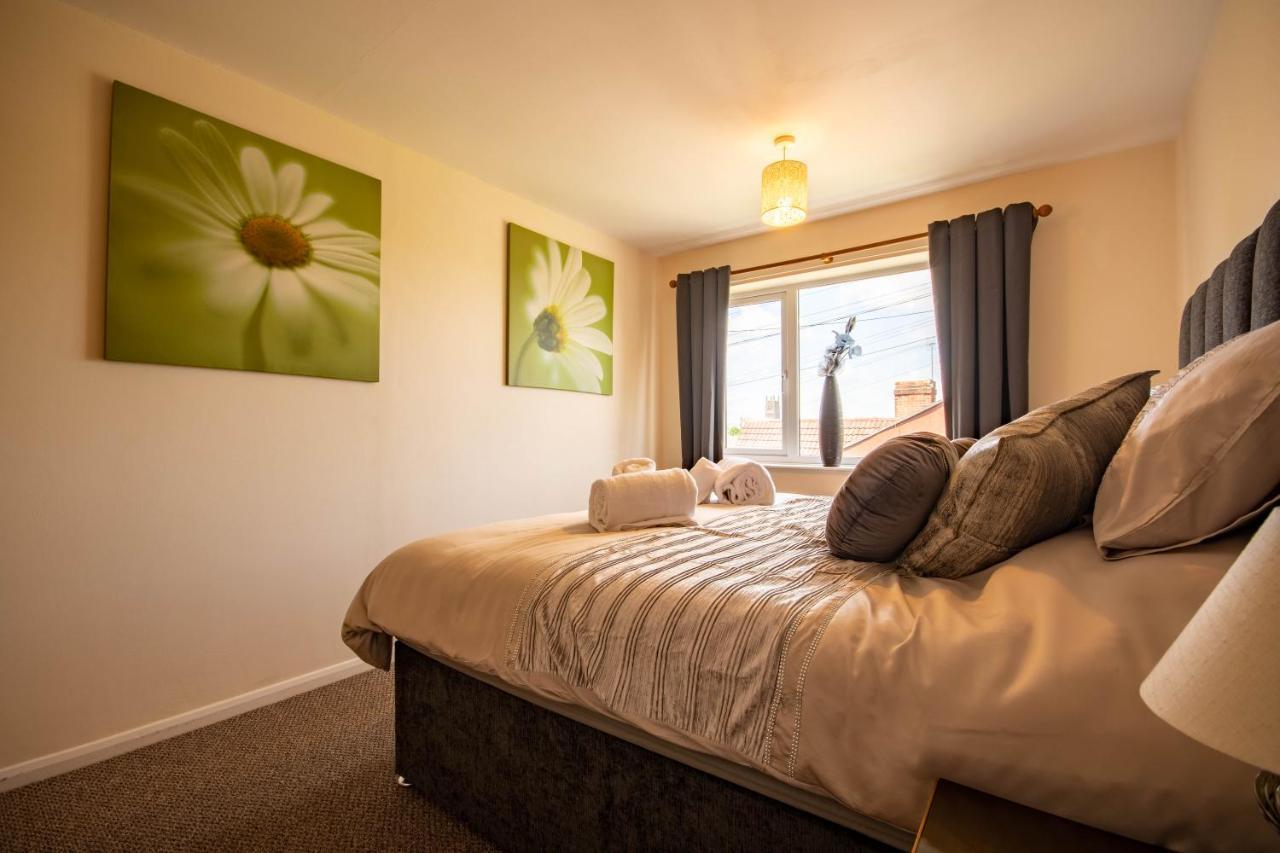 3-Bedroom House With Garden, Conservatory, In Centre Of Worcester Exteriör bild