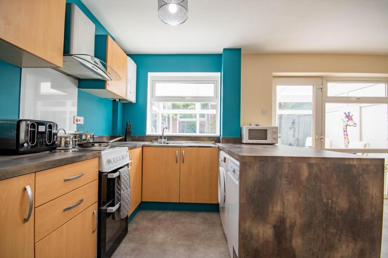 3-Bedroom House With Garden, Conservatory, In Centre Of Worcester Exteriör bild